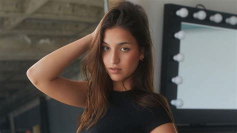 Mika Lafuente (@mikaalafuente.